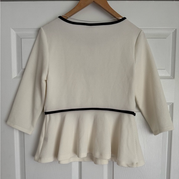 Elle Women’s White Peplum Blouse with Black Trim | Size Medium | NWT - Picture 5 of 6